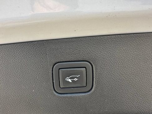 Used 2021 Chevrolet Blazer RS w/ Enhanced Convenience Package FWD image 36