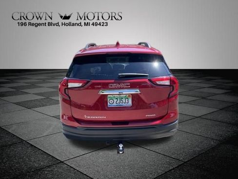 Used 2022 GMC Terrain SLE w/ Driver Convenience Package AWD/4WD image 4