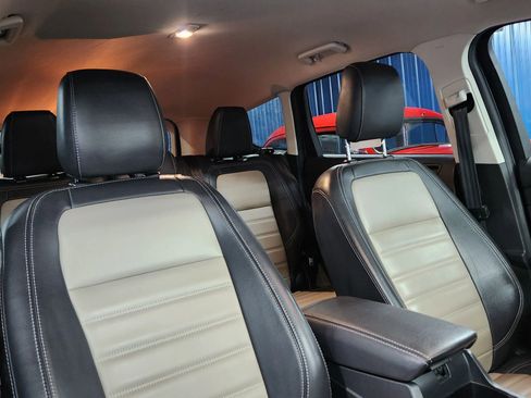 Used 2019 Ford Escape SEL image 16