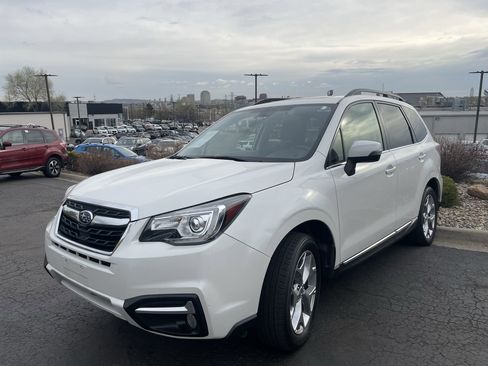 Used 2018 Subaru Forester 2.5i Touring w/ Popular Package #3B image 2