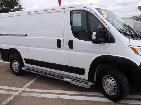 Used 2025 RAM ProMaster 2500 w/ U-Haul Equipment Group FWD image 1