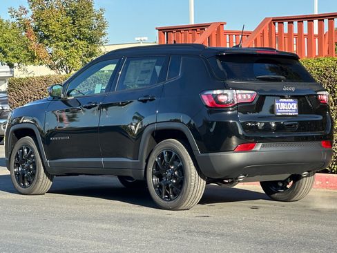 New 2026 Jeep Compass Latitude image 6