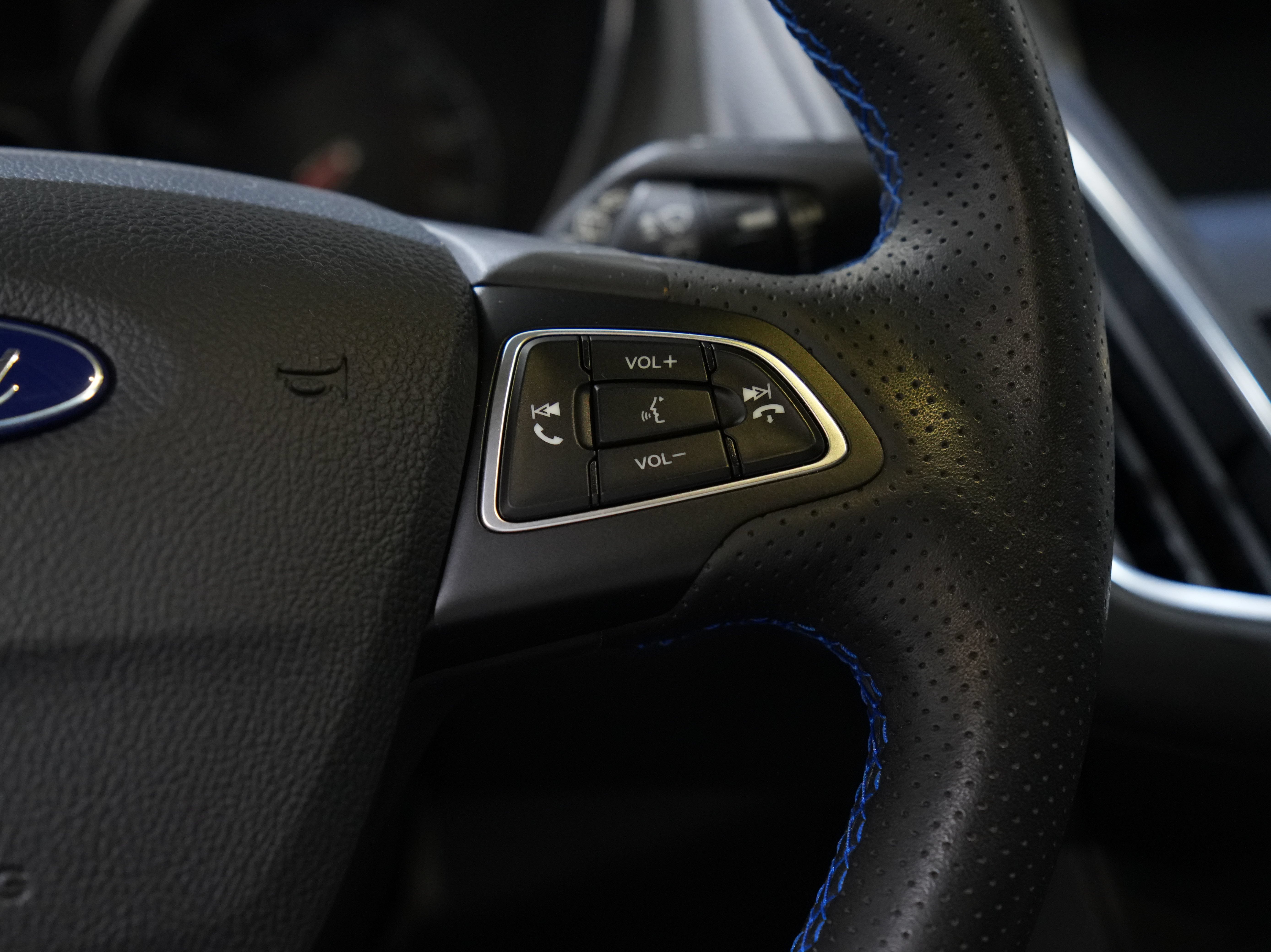 Used 2017 Ford Focus RS AWD/4WD image 41