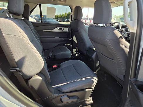 New 2026 Ford Explorer Active RWD image 14