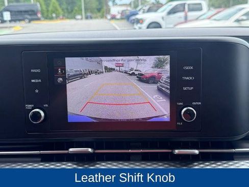 Used 2024 Kia Carnival LX FWD image 20