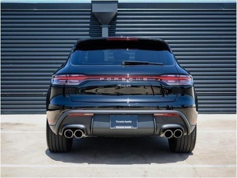 Certified 2025 Porsche Macan AWD/4WD image 6