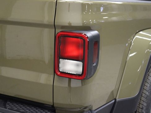 New 2026 Jeep Gladiator Sport image 34