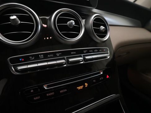 Used 2017 Mercedes-Benz GLC 300 4MATIC image 21