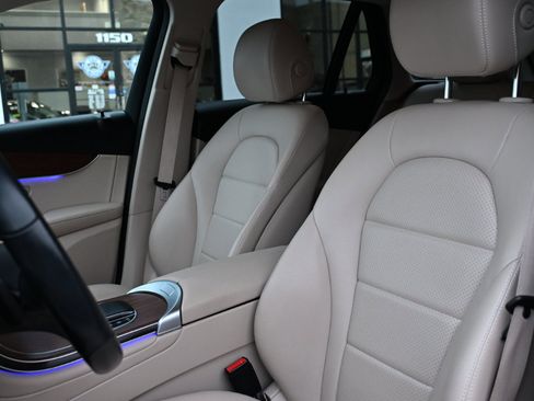 Used 2022 Mercedes-Benz GLC 300 4MATIC image 15
