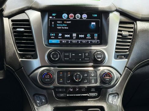 Used 2020 Chevrolet Suburban LT image 20