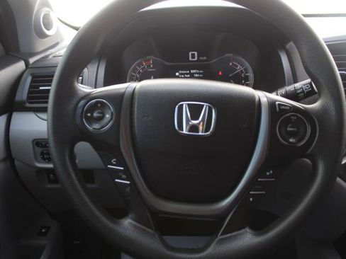 Used 2016 Honda Pilot LX image 18