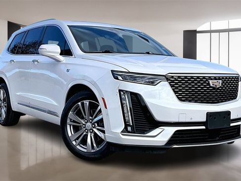 Used 2022 Cadillac XT6 Premium Luxury w/ Technology Package image 11