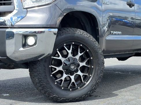 Used 2020 Hyundai Santa Fe SEL image 2