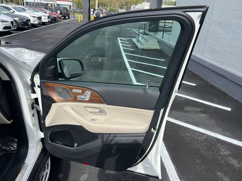 Used 2022 Mercedes-Benz GLS 450 4MATIC image 57