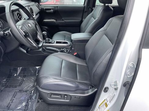 Used 2022 Toyota Tacoma TRD Off-Road w/ TRD Premium Off Road Package image 29