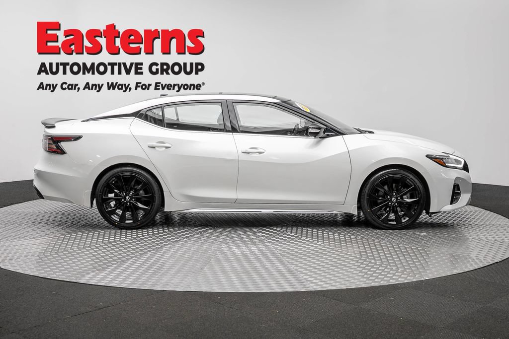 Used 2023 Nissan Maxima SR w/ Sport Mat Group FWD image 5