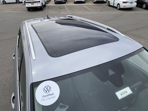 Certified 2023 Volkswagen Tiguan SE w/ Panoramic Sunroof Package FWD image 10