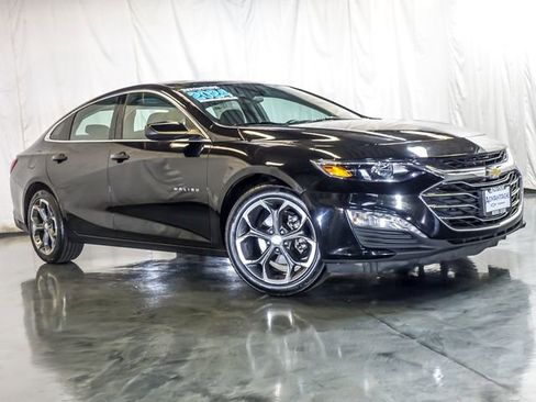Used 2024 Chevrolet Malibu LT image 2