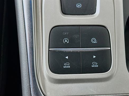 Used 2024 Ford Explorer XLT w/ Equipment Group 202A image 25