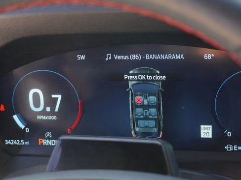 Used 2025 Ford Explorer ST-Line image 32