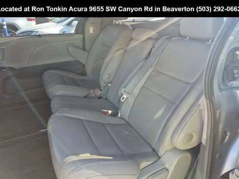 Used 2015 Toyota Sienna XLE w/ XLE Navigation Package FWD image 10