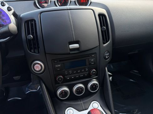 Used 2016 Nissan 370Z Coupe RWD image 14