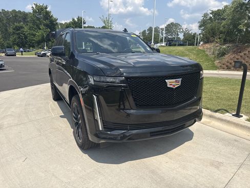 Used 2023 Cadillac Escalade Sport w/ Touring Package AWD/4WD image 3