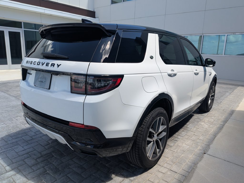 New 2026 Land Rover Discovery Sport Landmark AWD/4WD image 9