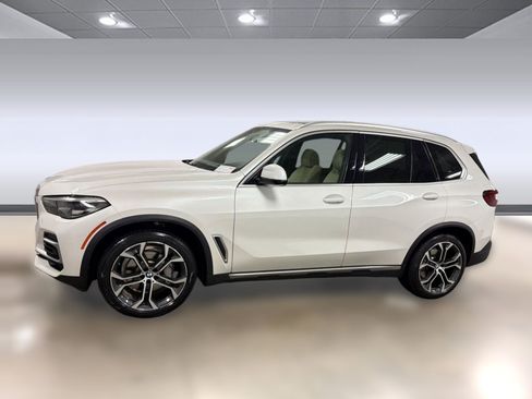 Certified 2022 BMW X5 sDrive40i w/ Premium Package RWD image 2
