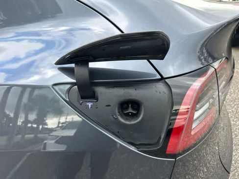 Used 2023 Tesla Model Y Long Range AWD/4WD image 20