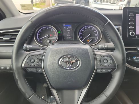 Used 2022 Toyota Camry SE w/ Convenience Package FWD image 17