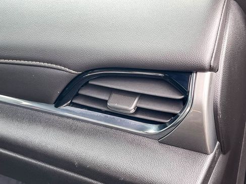 Used 2022 Chevrolet Traverse LT w/ LPO, Floor Liner Package image 38