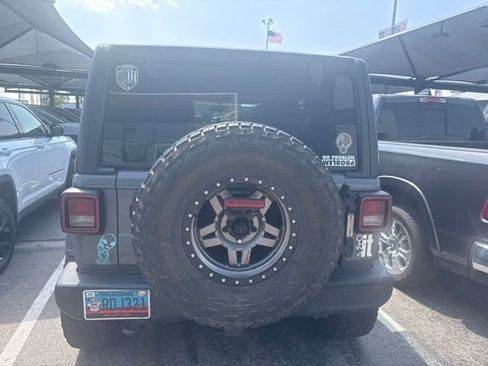 Used 2019 Jeep Wrangler Unlimited Sport S AWD/4WD image 3
