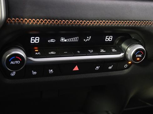 Used 2025 MAZDA CX-50 AWD 2.5 Turbo w/ Premium Pkg image 30