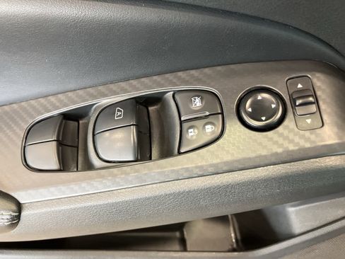 Used 2025 Nissan Altima 2.5 SV image 12