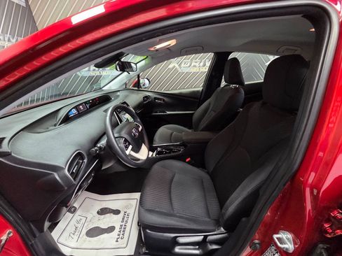 Used 2017 Toyota Prius Three FWD image 20