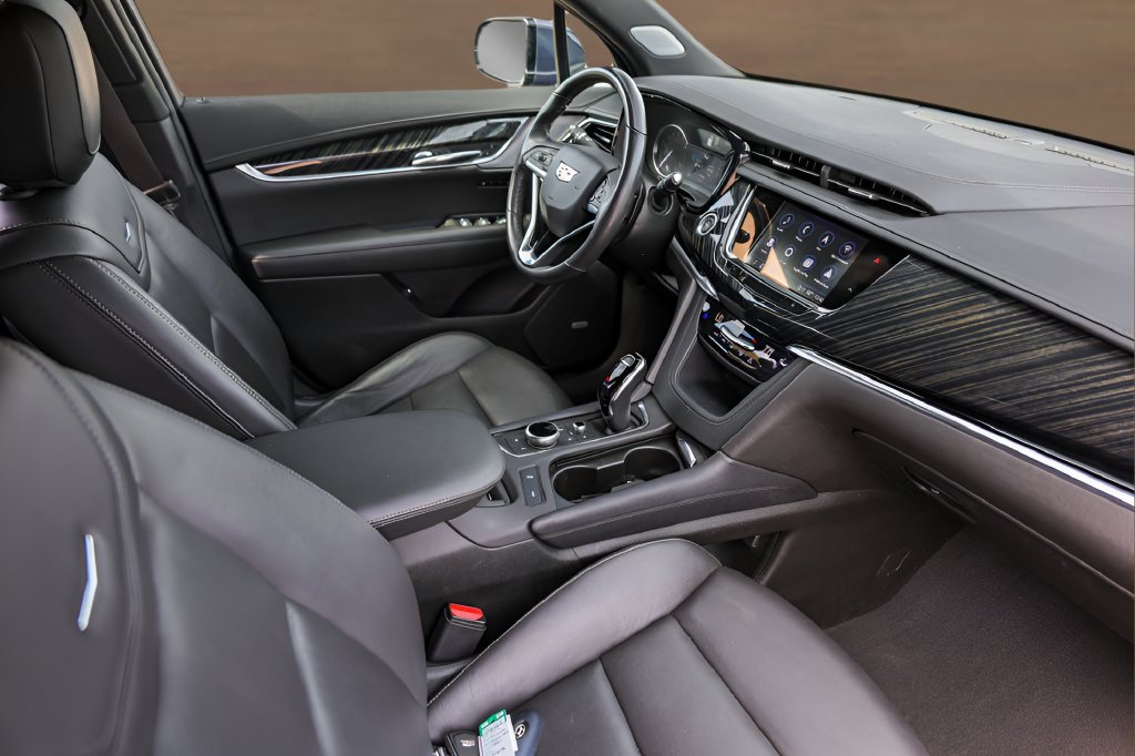 Certified 2025 Cadillac XT6 Premium Luxury FWD image 34