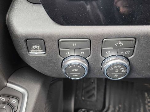 New 2026 GMC Sierra 3500 SLE AWD/4WD image 30