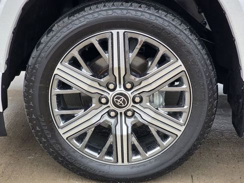Used 2024 Toyota Sequoia Capstone AWD/4WD image 11