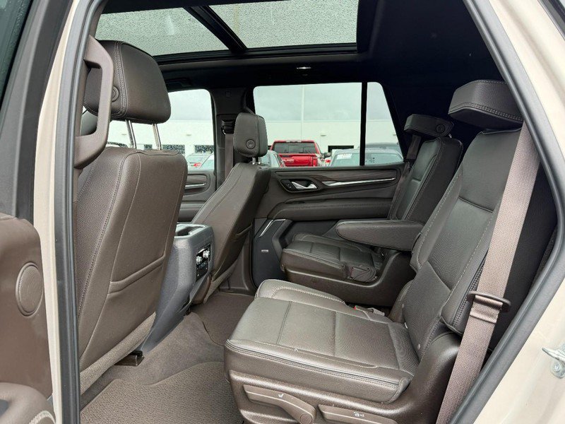 Used 2021 GMC Yukon Denali w/ Denali Premium Package AWD/4WD image 9