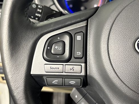 Used 2017 Subaru Outback 2.5i Premium image 15