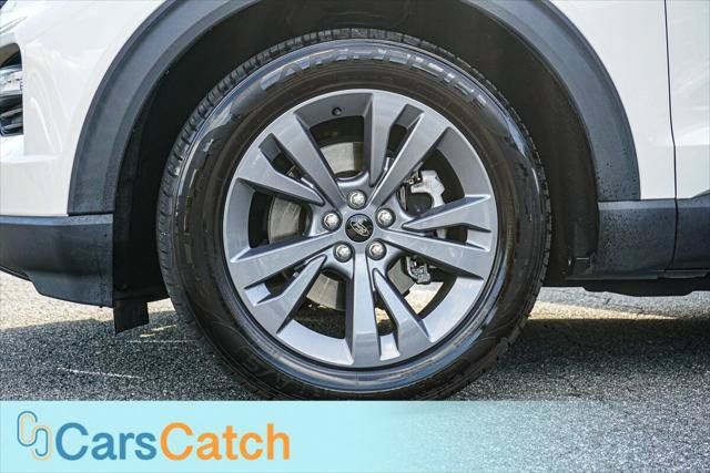 Used 2023 Ford Explorer XLT w/ Equipment Group 202A RWD image 16