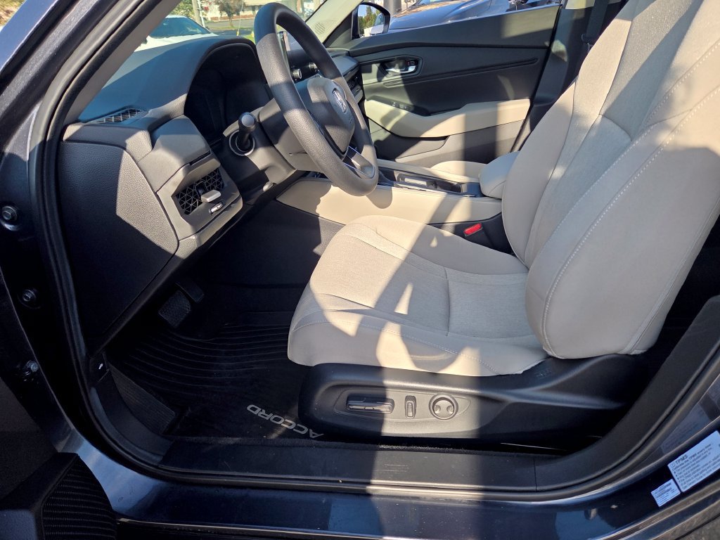 Certified 2025 Honda Accord SE image 14