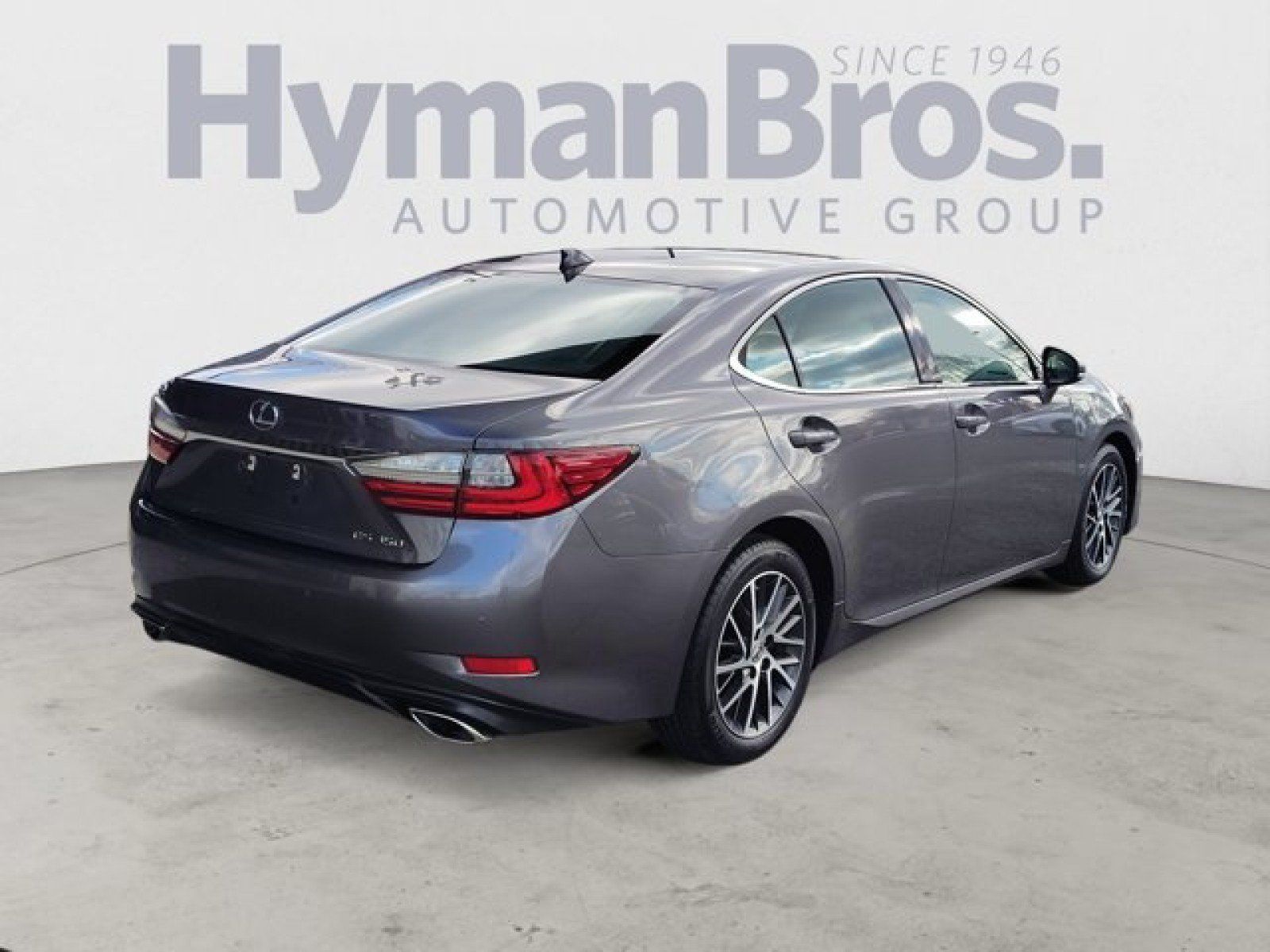 Used 2017 Lexus ES 350 w/ Luxury Package FWD image 3