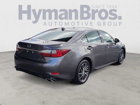 Used 2017 Lexus ES 350 w/ Luxury Package FWD image 3