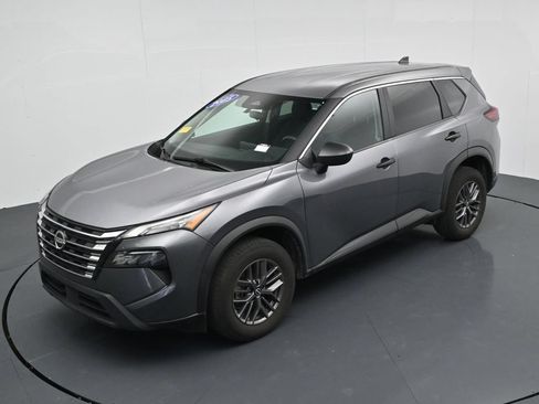 Used 2025 Nissan Rogue S AWD/4WD image 17