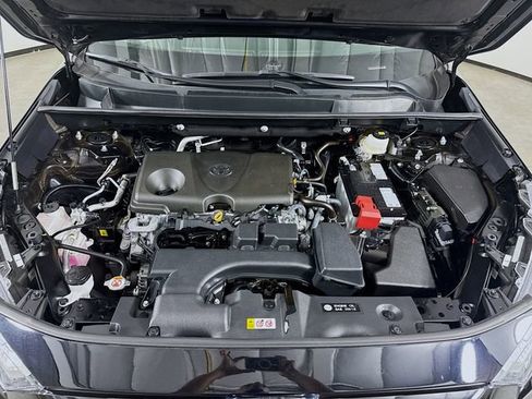Certified 2025 Toyota RAV4 LE image 28