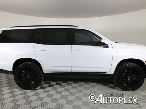 Used 2026 Cadillac Escalade Platinum Sport AWD/4WD image 4