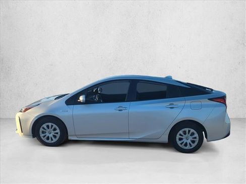 Certified 2022 Toyota Prius LE image 7