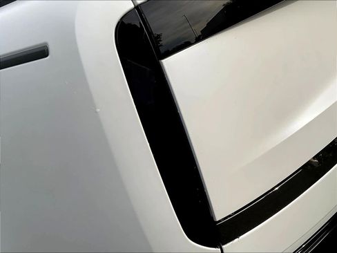 New 2026 Land Rover Range Rover SV AWD/4WD image 25